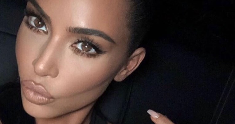 Kim Kardashian se fotkala s hrpom svojih dvojnica i teško je pronaći pravu